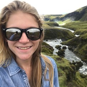 Meet your Posher, Courtney